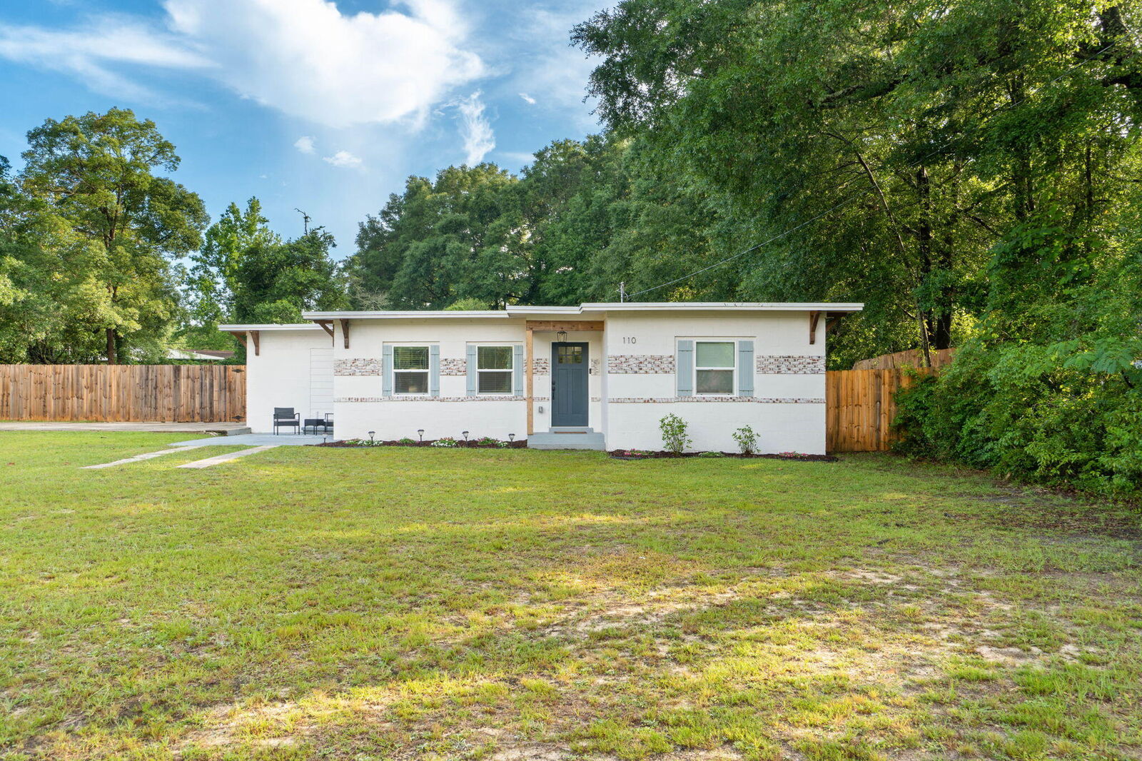 Property Photo:  110 Butler Circle  FL 32536 