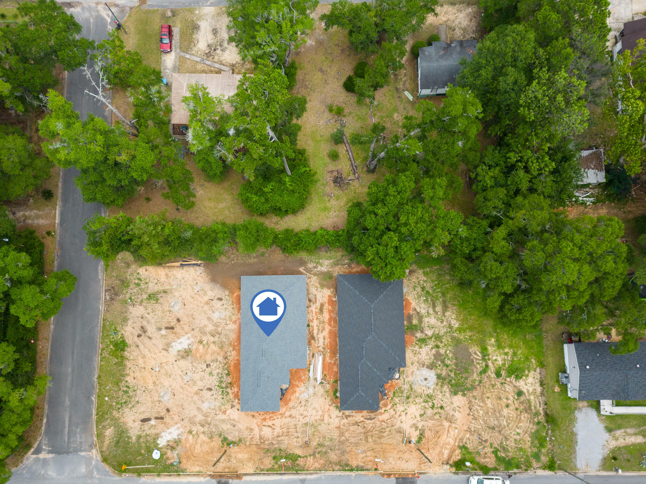 Property Photo: 820 W Walnut Avenue FL 32536
