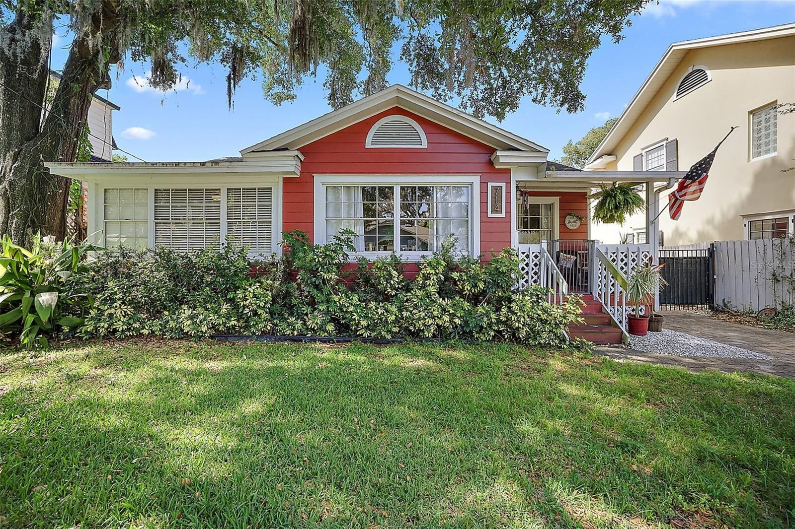 Property Photo: 714 E Concord Street FL 32803