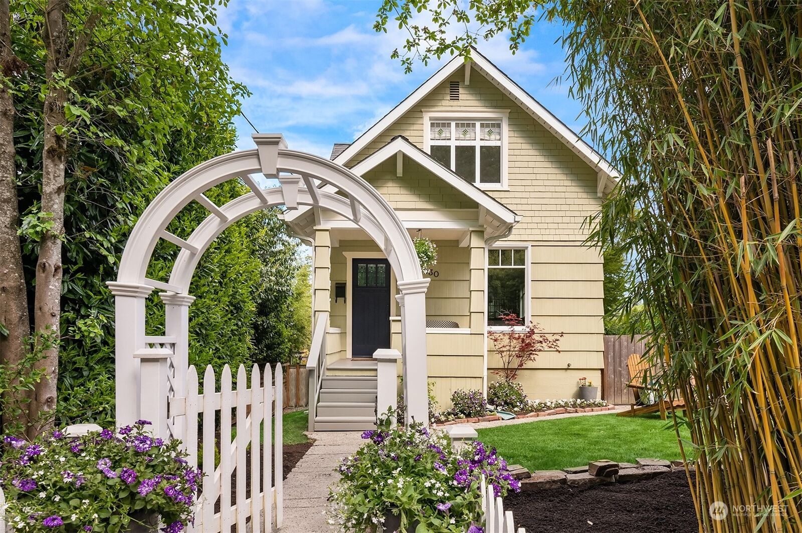 House for sale in Seattle 3830 36th Avenue W, Seattle, WA 98199