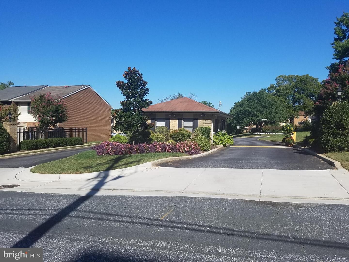 Property Photo: 1 Smeton Place 906 MD 21204