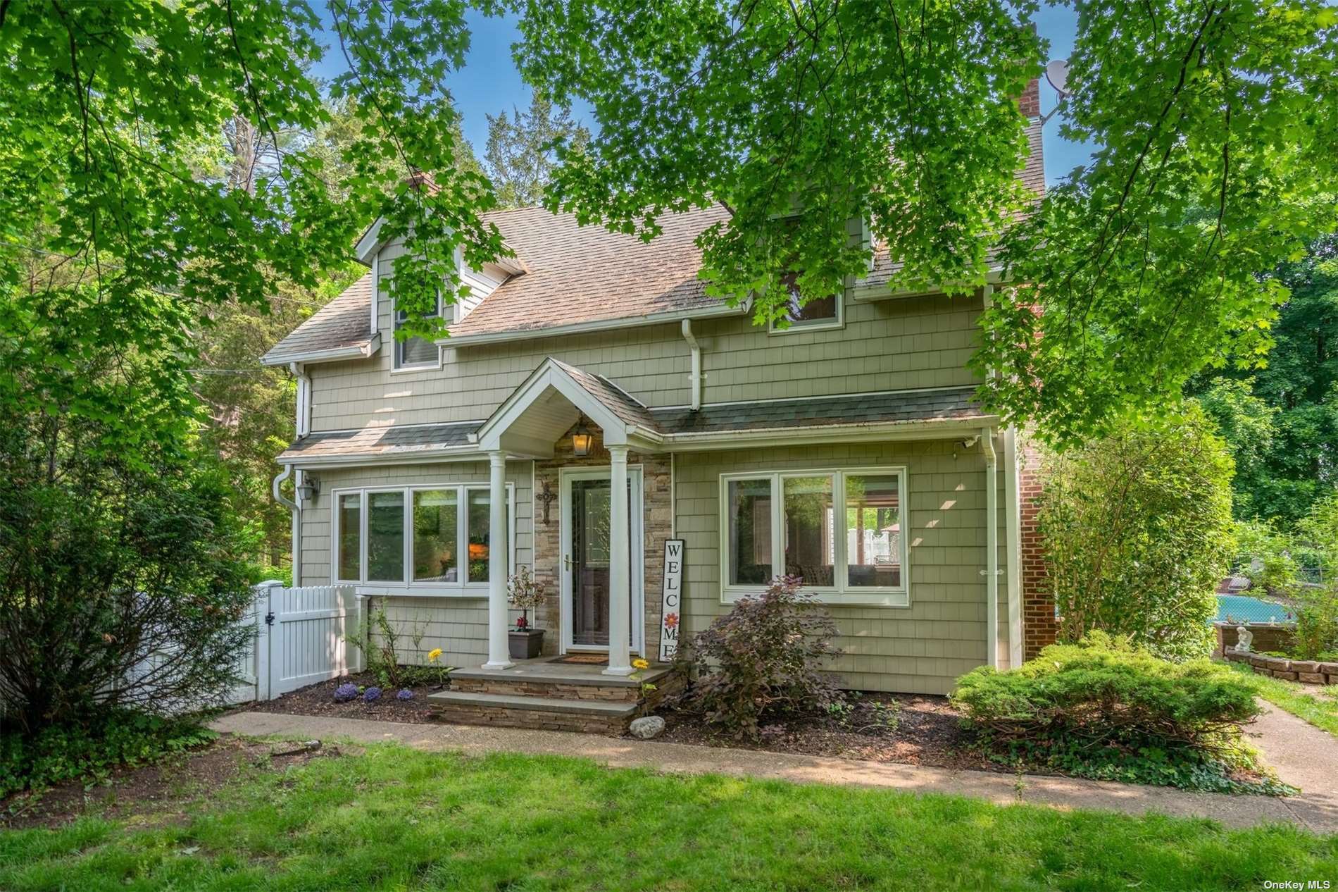 Property Photo:  829 Meadow Road  NY 11787 