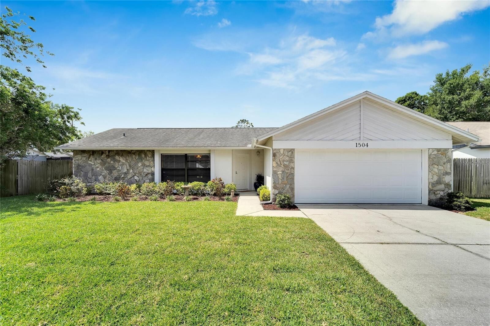 Property Photo:  1504 Blueteal Drive  FL 33511 