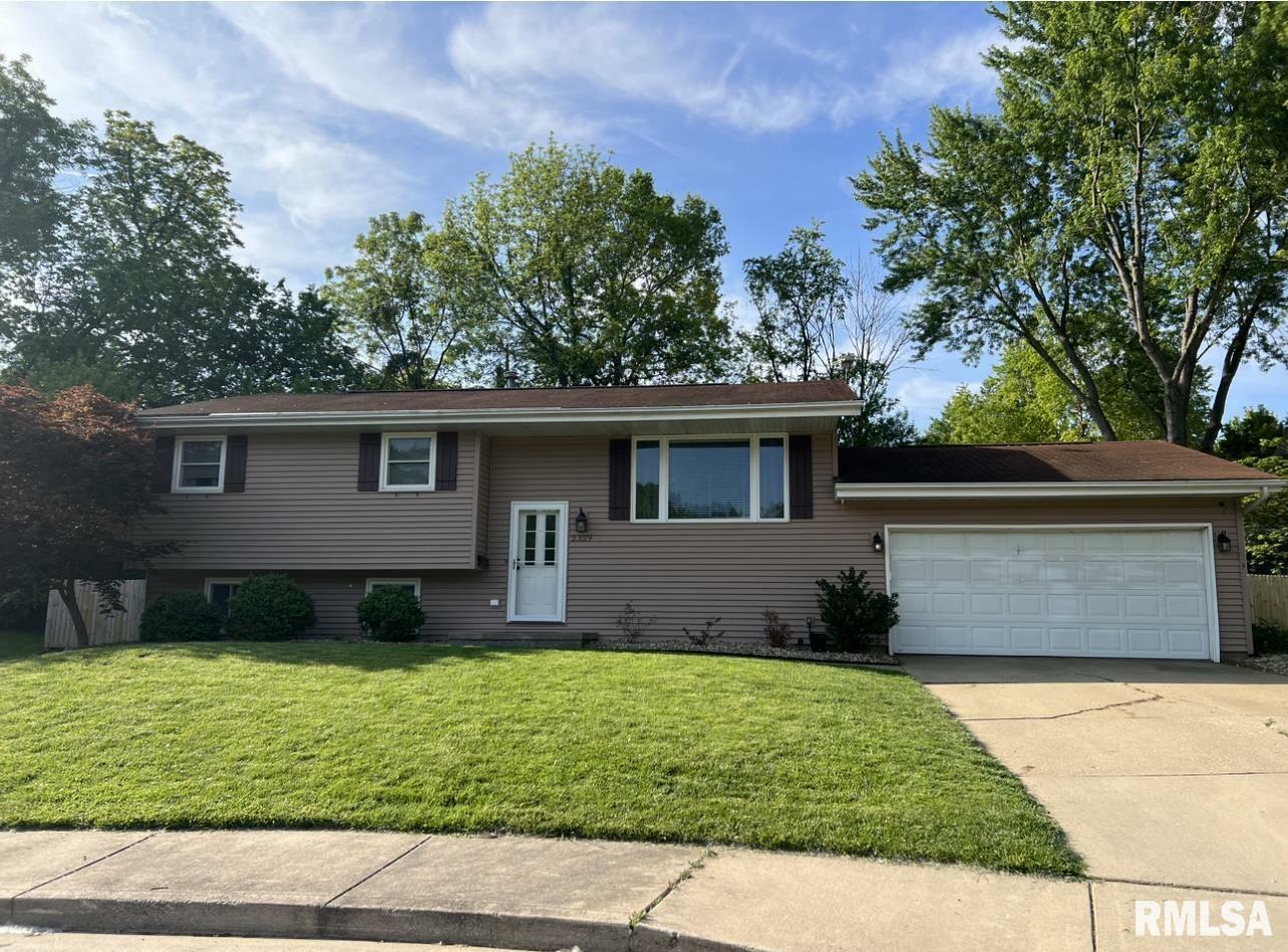 Property Photo:  2329 W Riviera Drive  IL 61614 