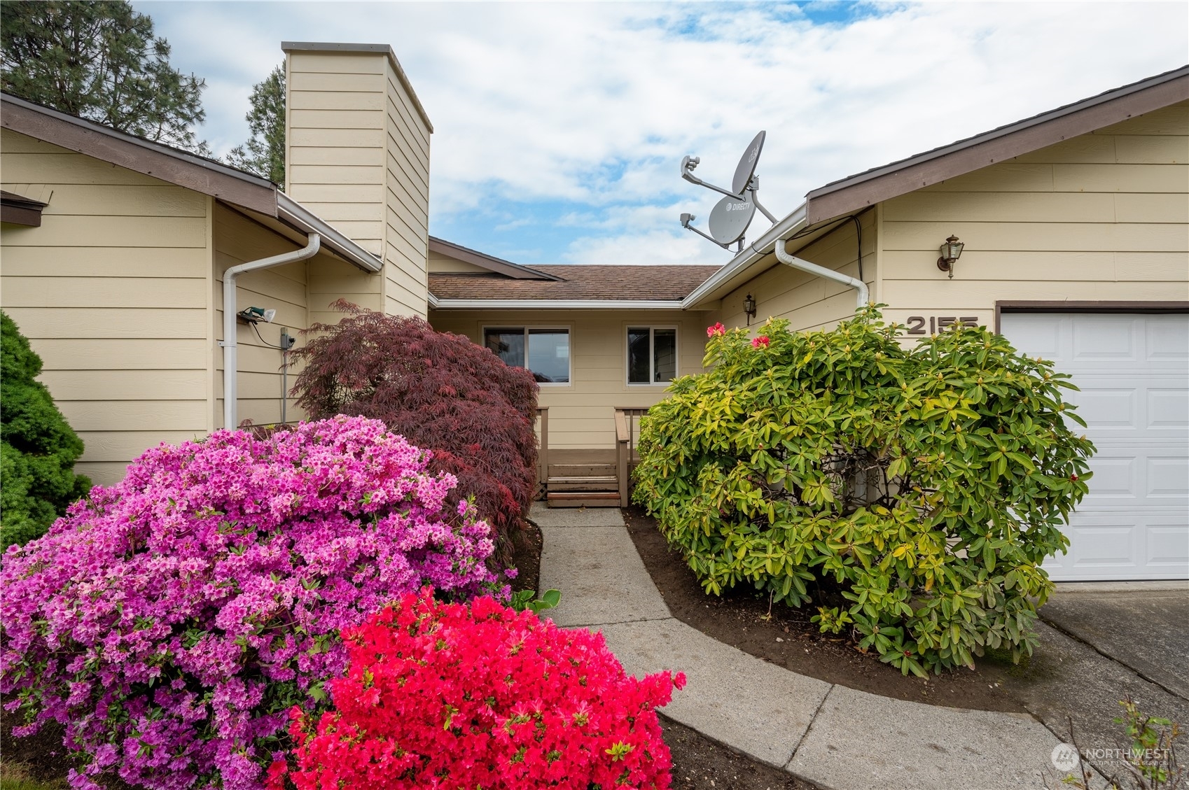 Property Photo:  2155 Hillside Place  WA 98248 