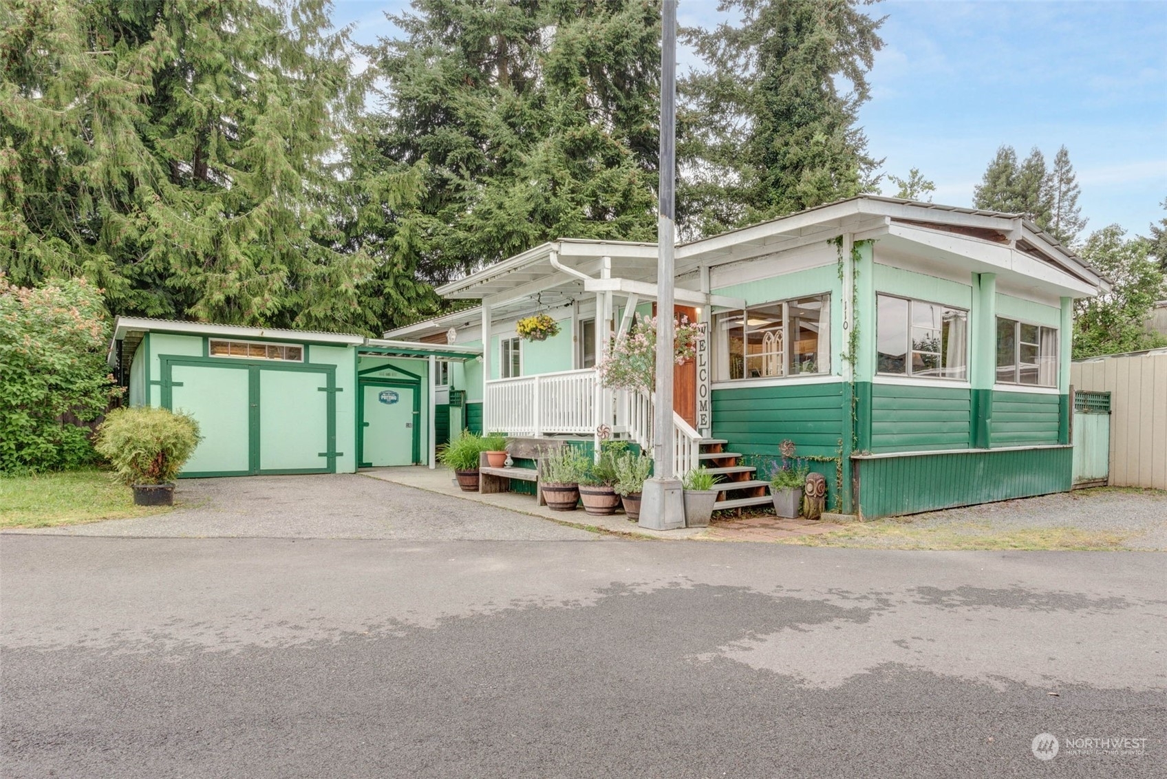 Property Photo:  14322 Admiralty Way 110  WA 98087 