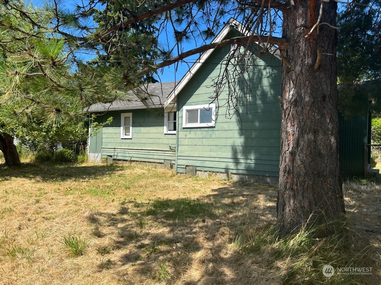 Property Photo: 2418 Verona Street WA 98229