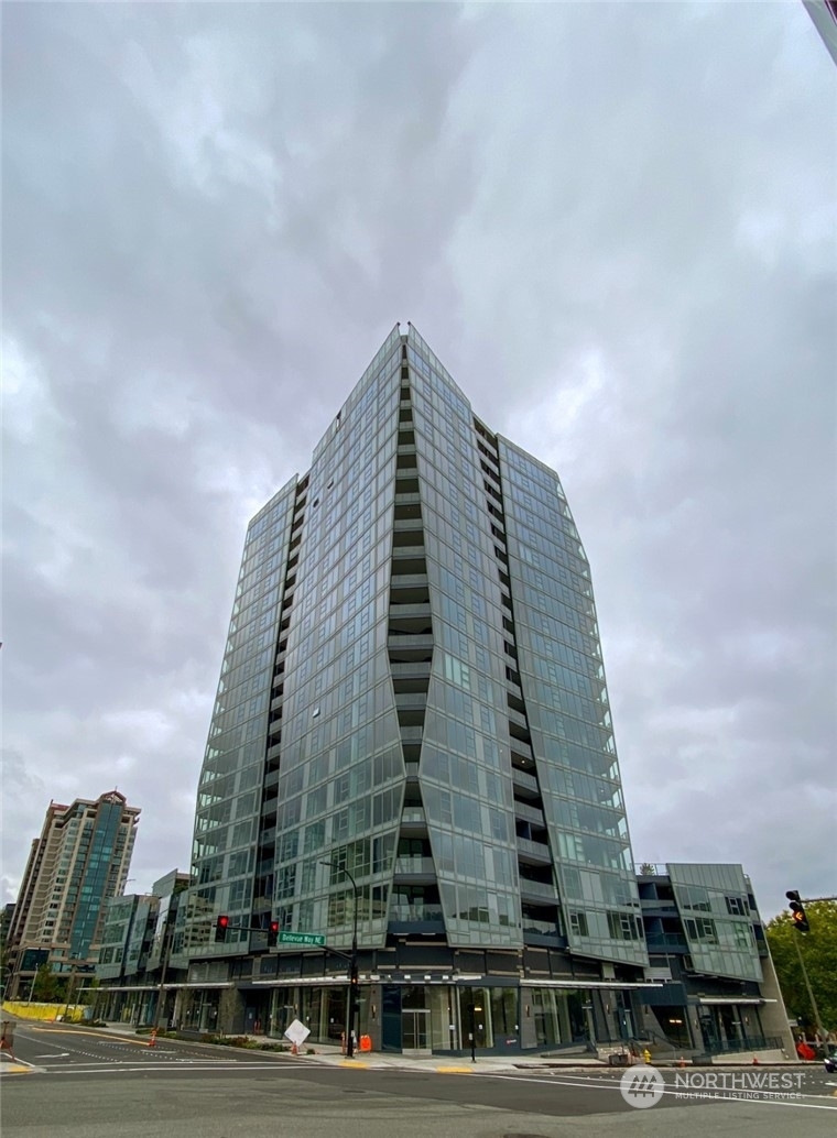 188 Bellevue Way NE 705  Bellevue WA 98004 photo