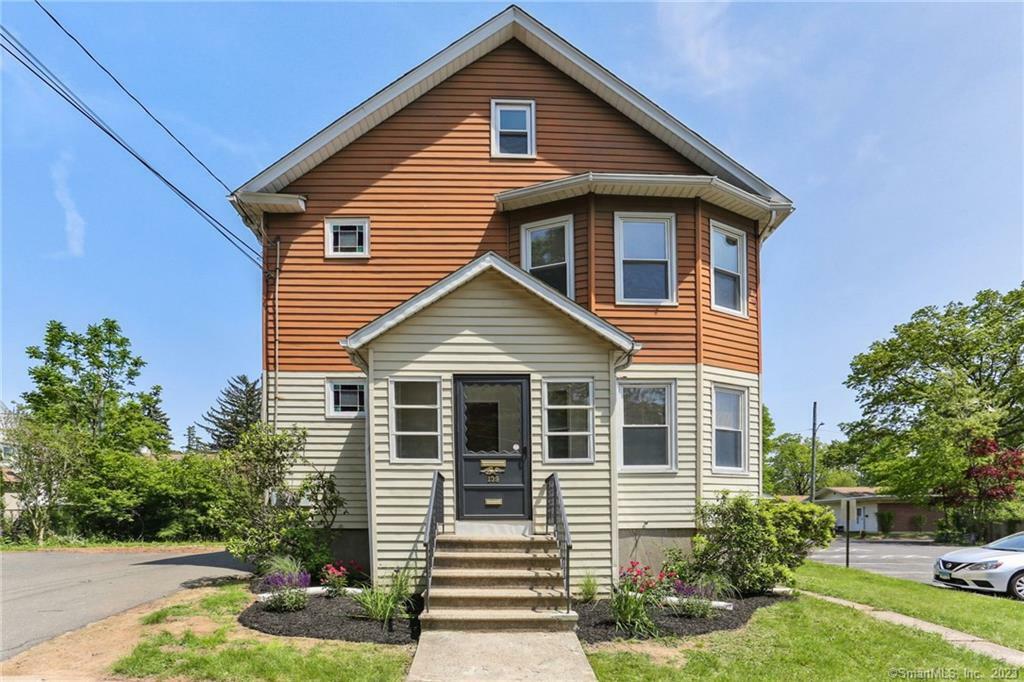 Property Photo:  139 Albany Avenue 1st Floor  CT 06053 