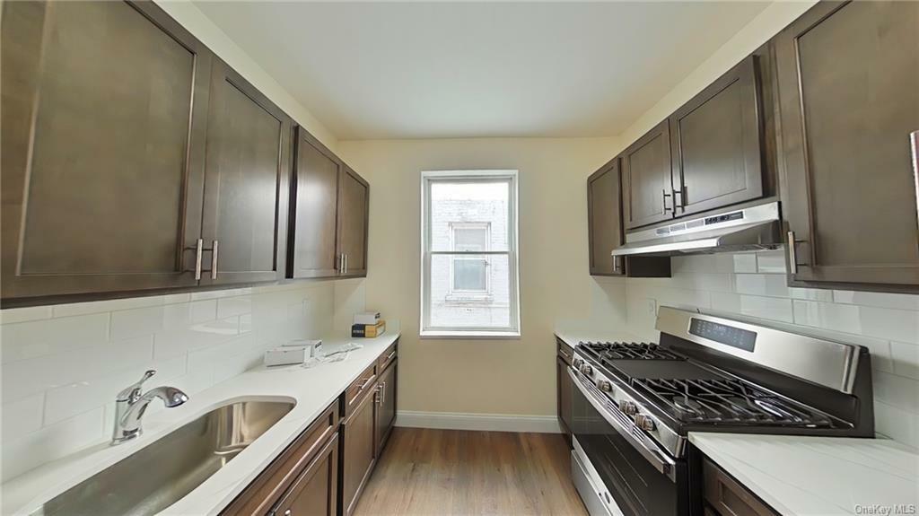 Property Photo:  1712 Seddon Street 1  NY 10461 