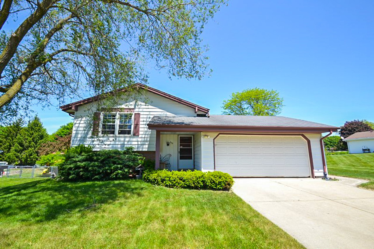 848 Oxford Dr  Hartland WI 53029 photo