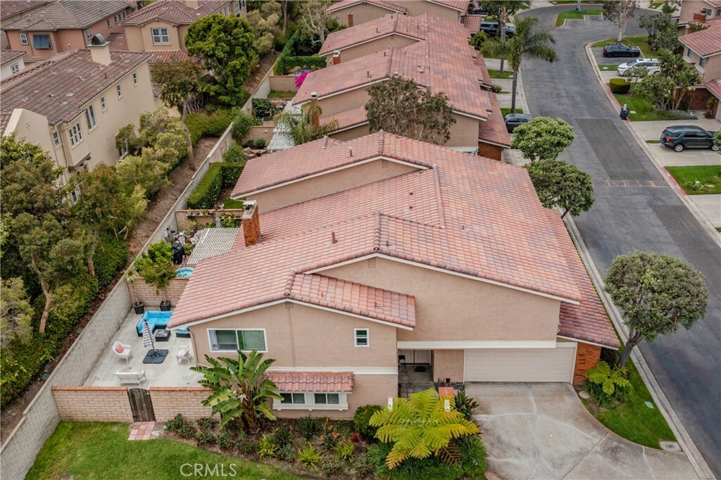 Property Photo:  7806 Seabreeze Drive  CA 92648 