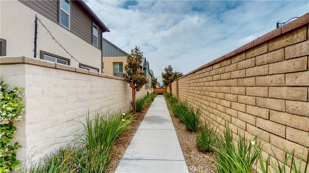 Property Photo:  3860 S Oasis Paseo 8  CA 91761 