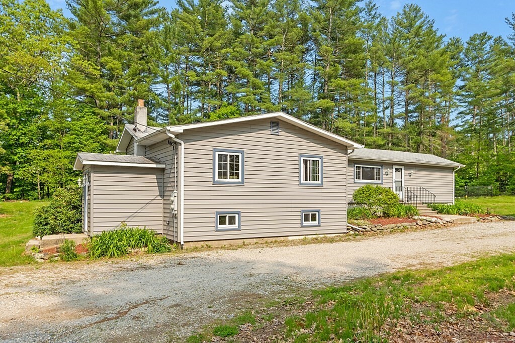 Property Photo:  68 West Rd  NH 03053 