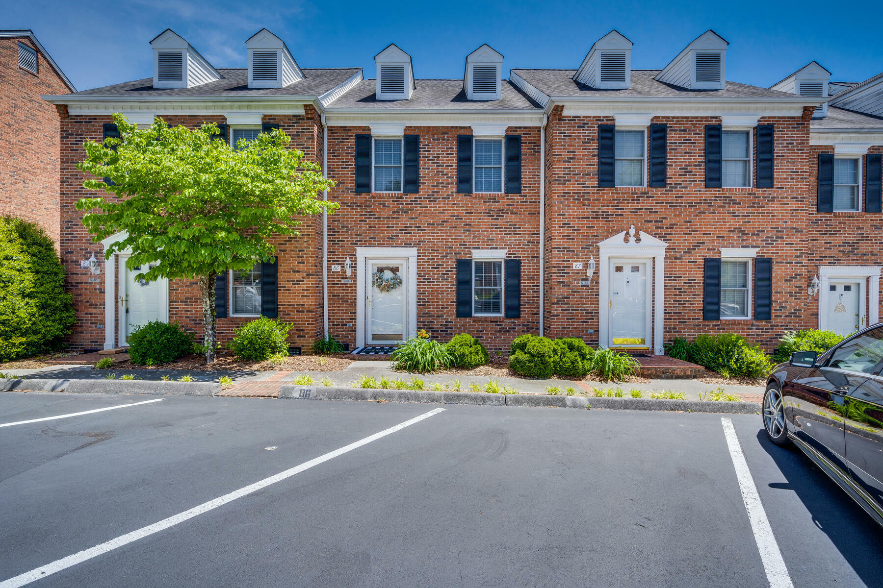 Property Photo: 400 Sunset Drive Q86 TN 37604