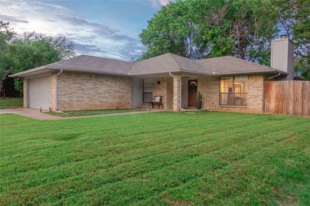 Property Photo:  217 Ginger Lane  TX 76039 