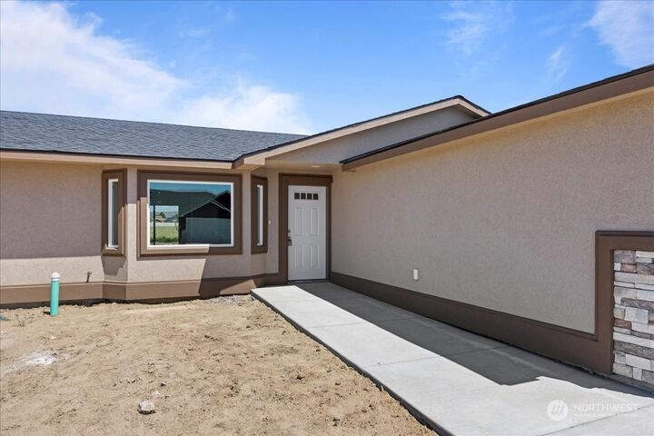 Property Photo:  928 Q Street SW  WA 98848 