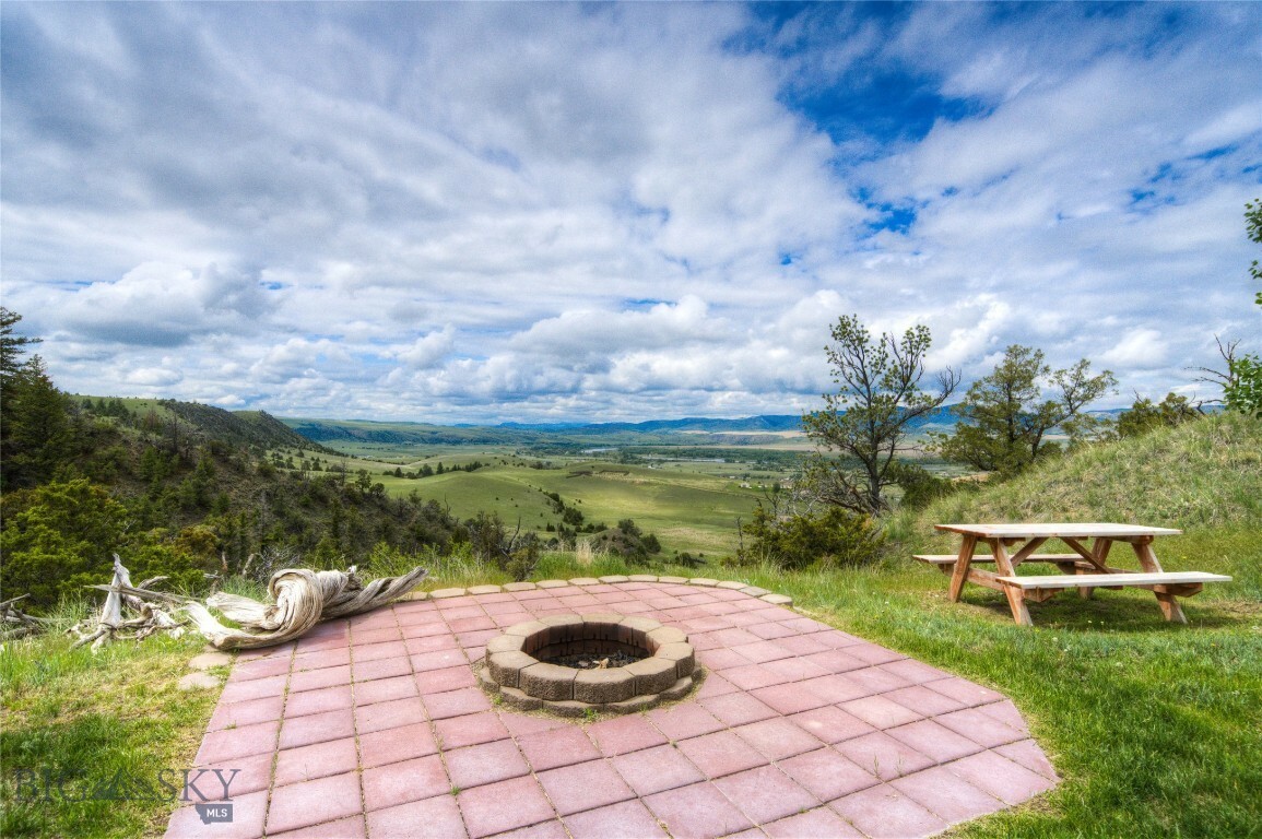 Property Photo:  1635 Green Acres Road  MT 59752 