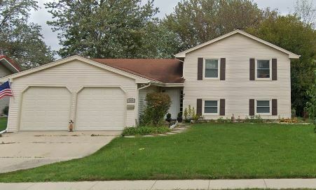 Property Photo: 2020 Carling Road IL 60169