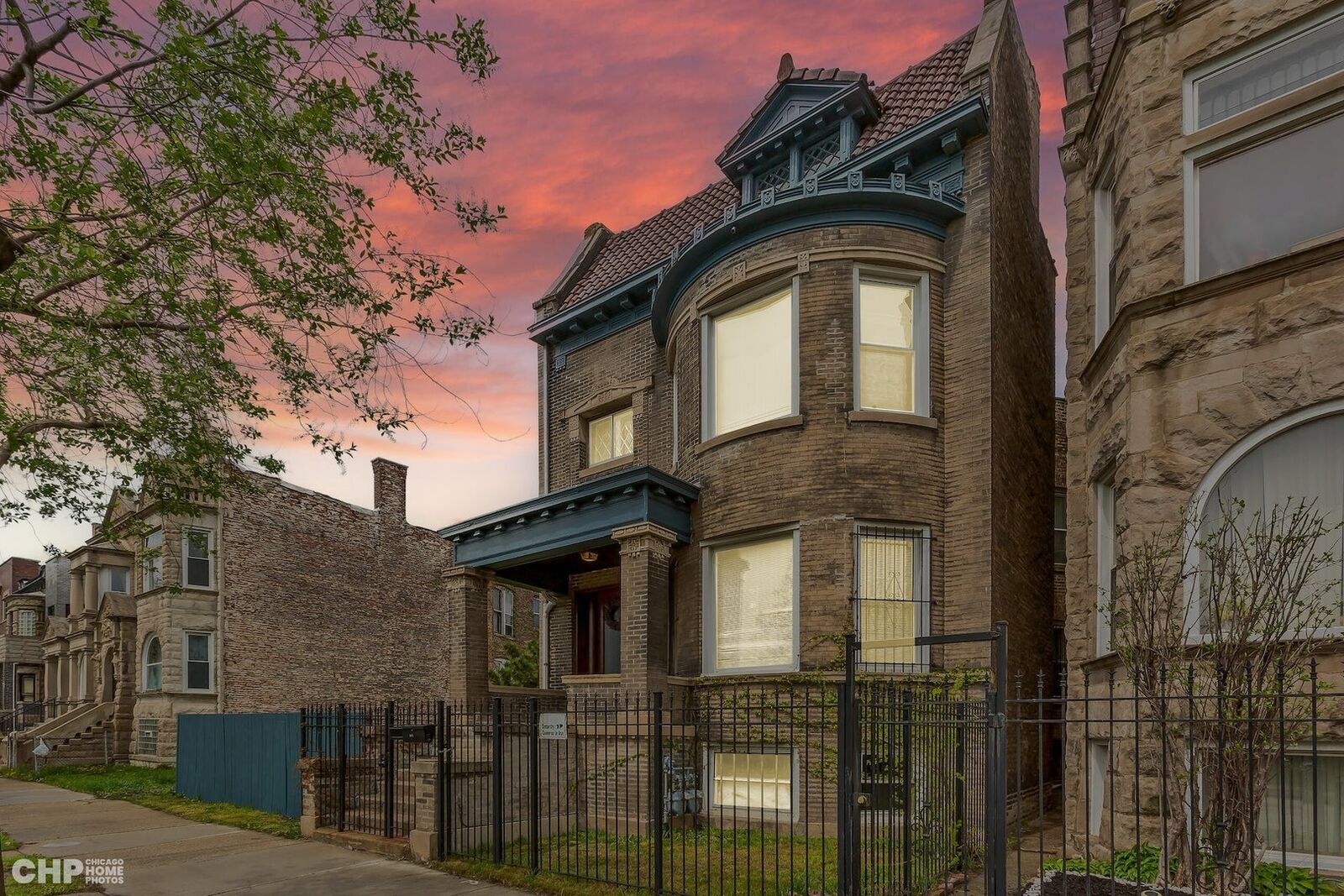 Property Photo:  3434 W Jackson Boulevard  IL 60624 