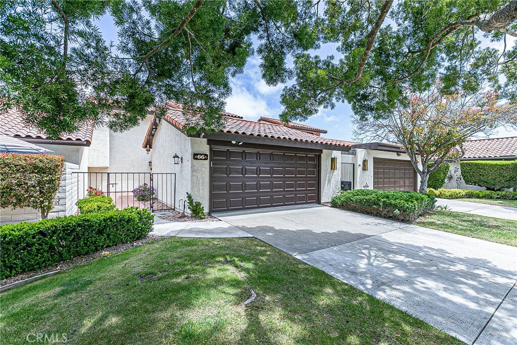 Property Photo: 66 Stanford Circle CA 93436