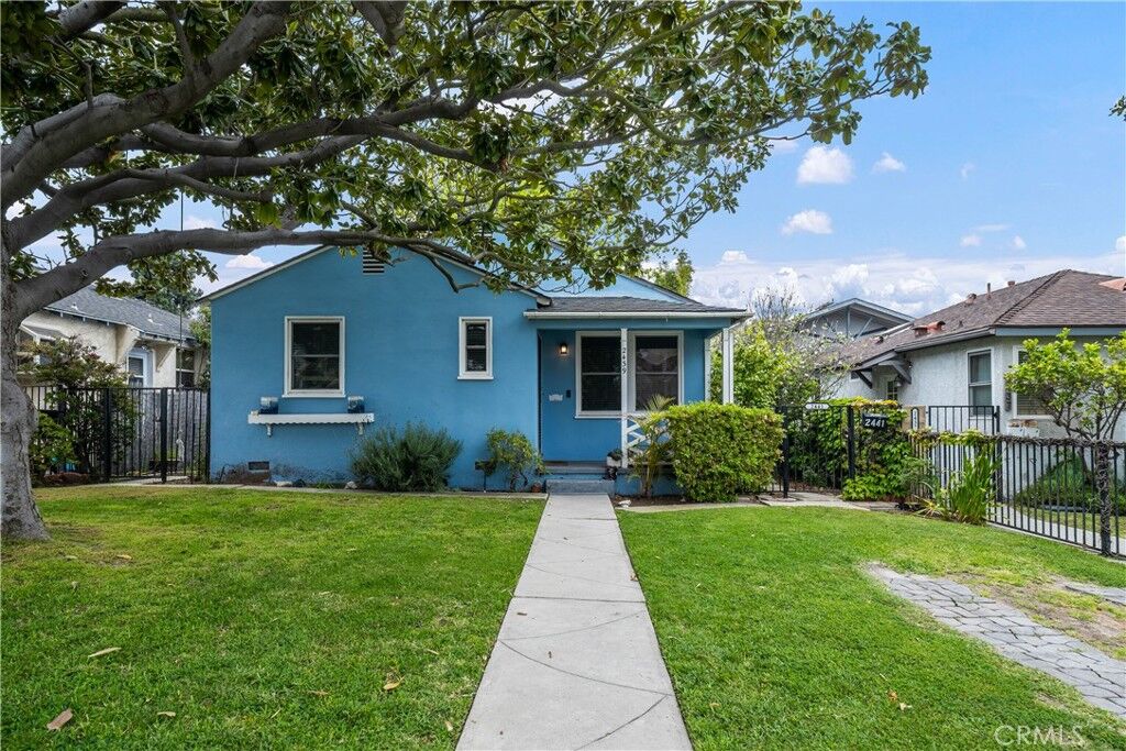 Property Photo:  2439 Andreo Avenue  CA 90501 