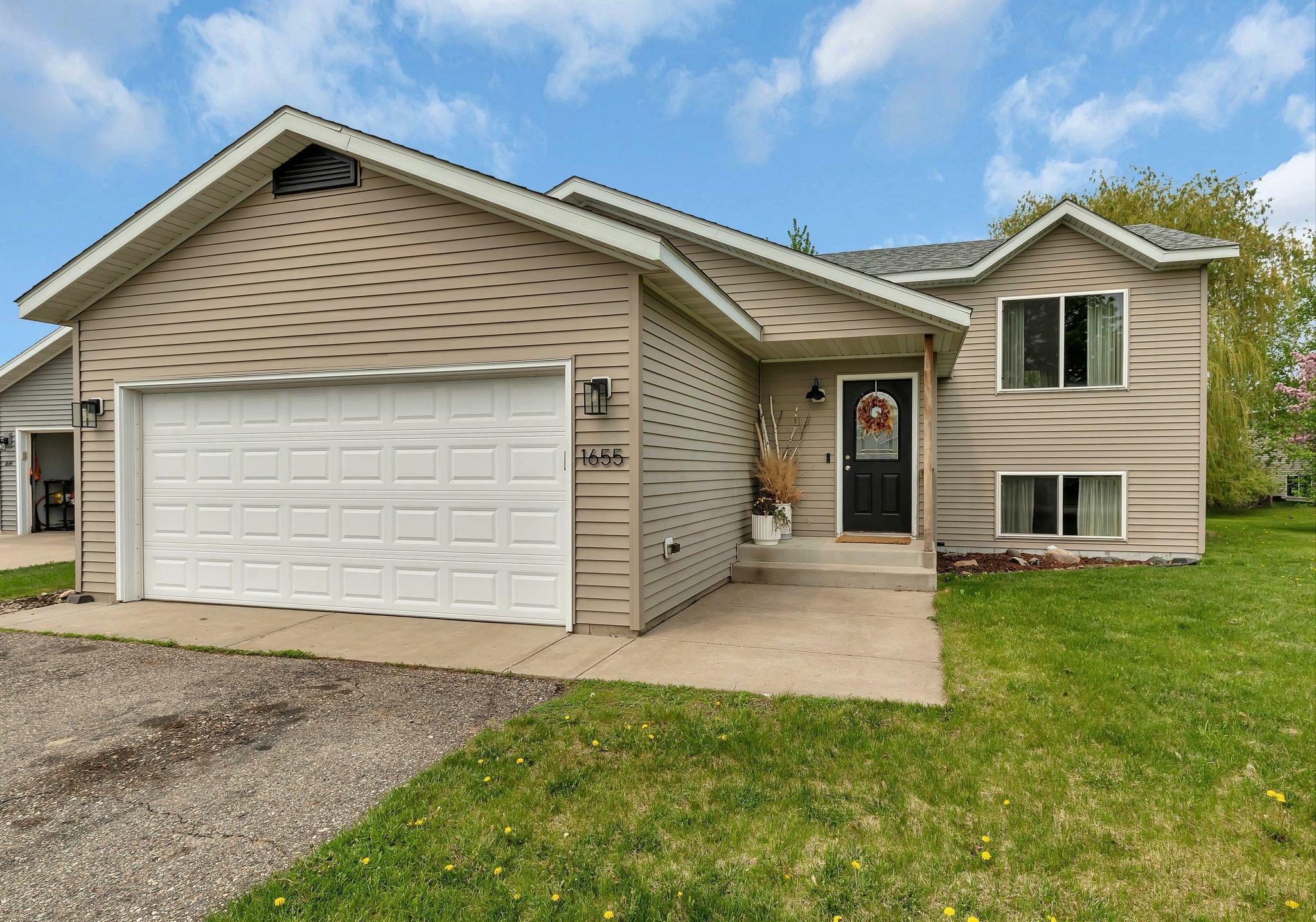 Property Photo:  1655 Peach Court NE  MN 56379 