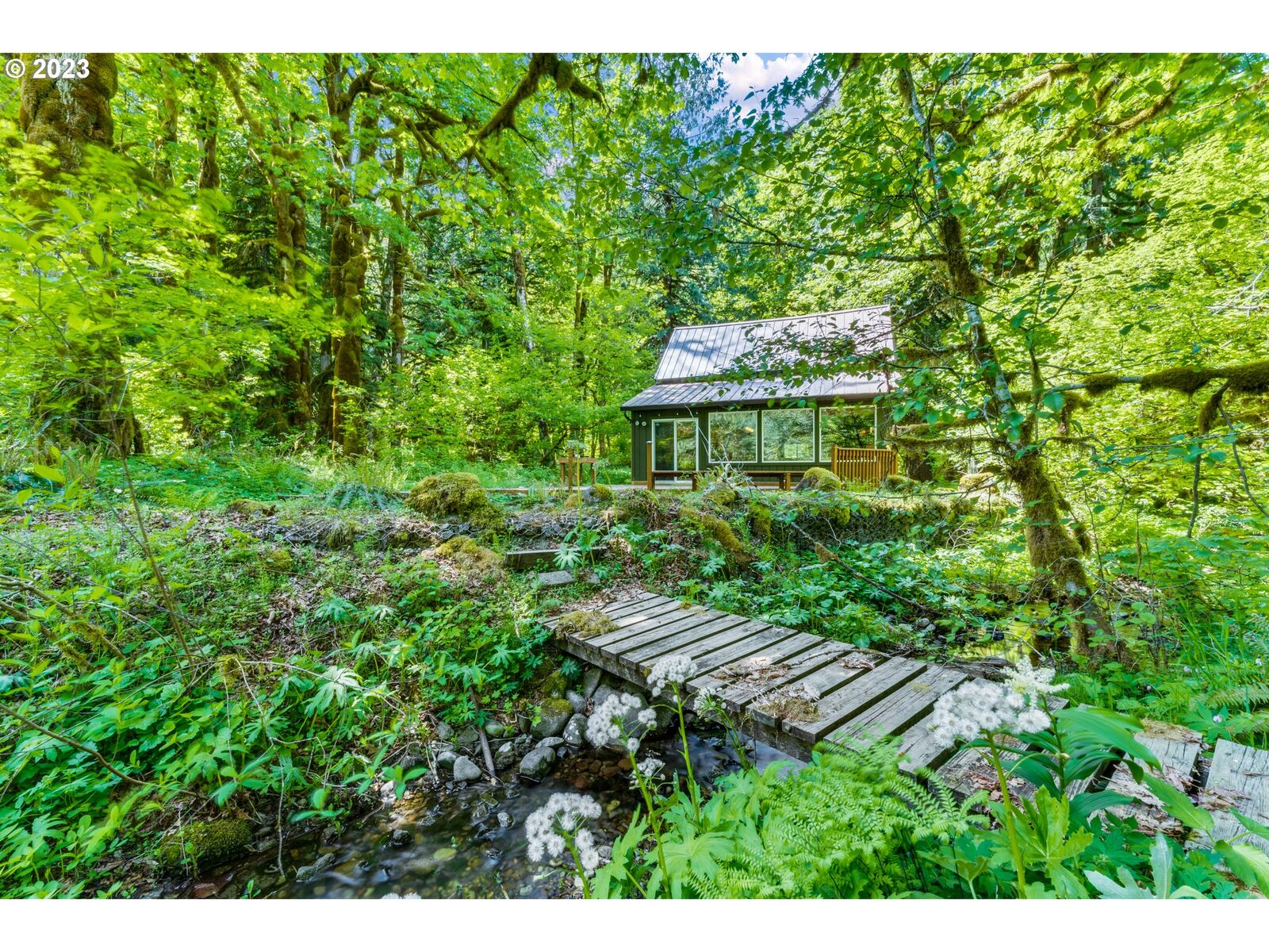 Property Photo: 30352 E Road 12 OR 97067