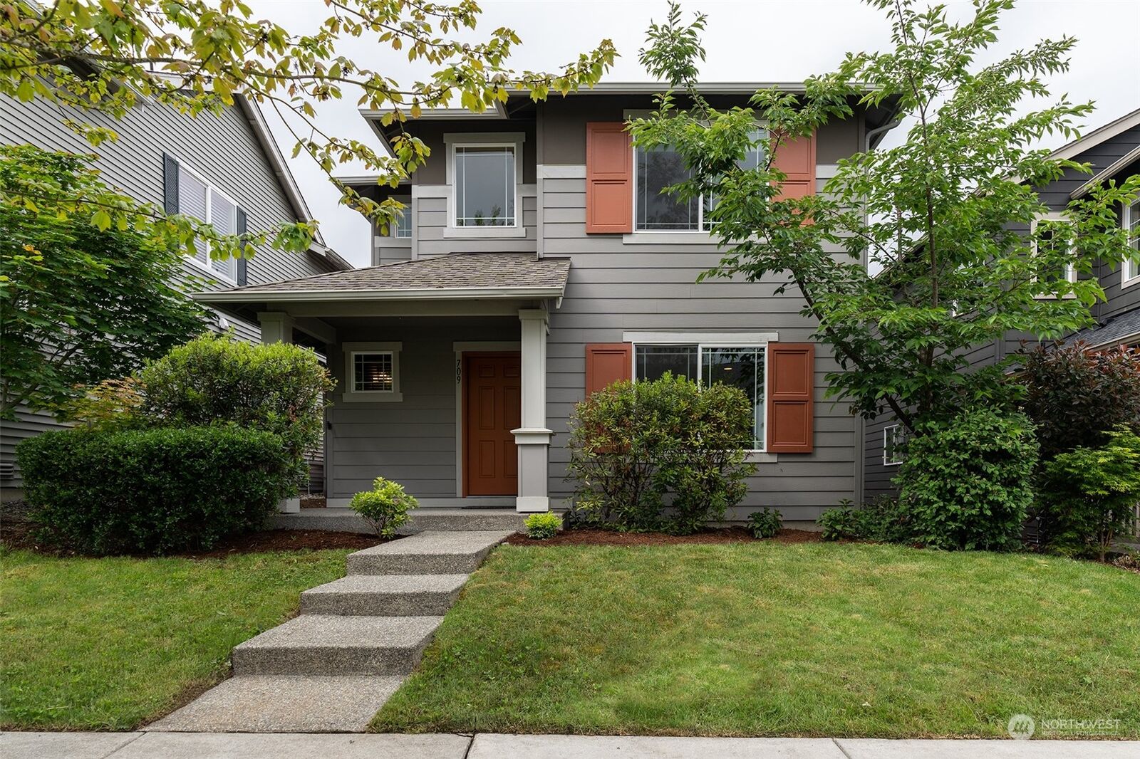 Property Photo:  709 Crested Butte Boulevard  WA 98273 