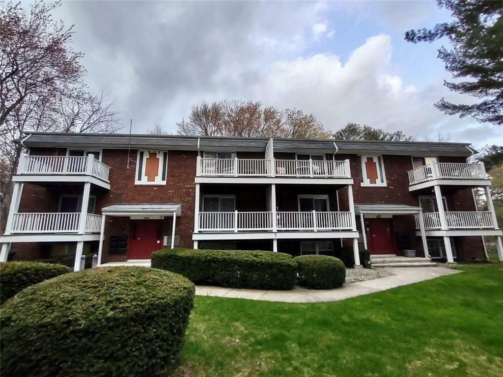 Property Photo: 5 Stonehenge Dr, Unit#138 S RI 02828