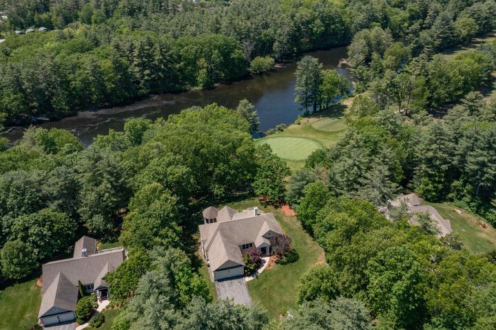 Property Photo: 3 Taylor'S Way NH 03049