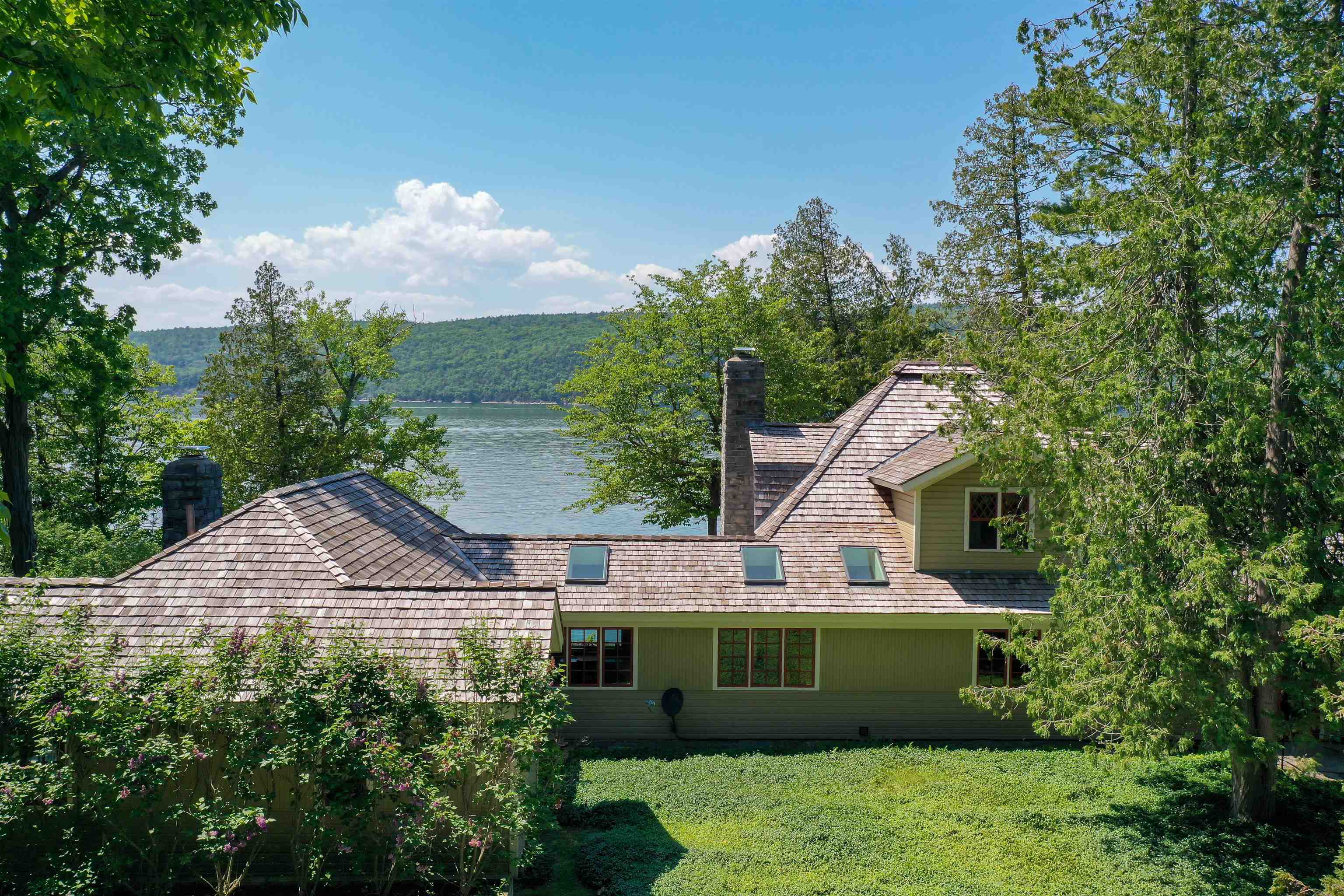 Property Photo:  304 Thendara Road  VT 05491 