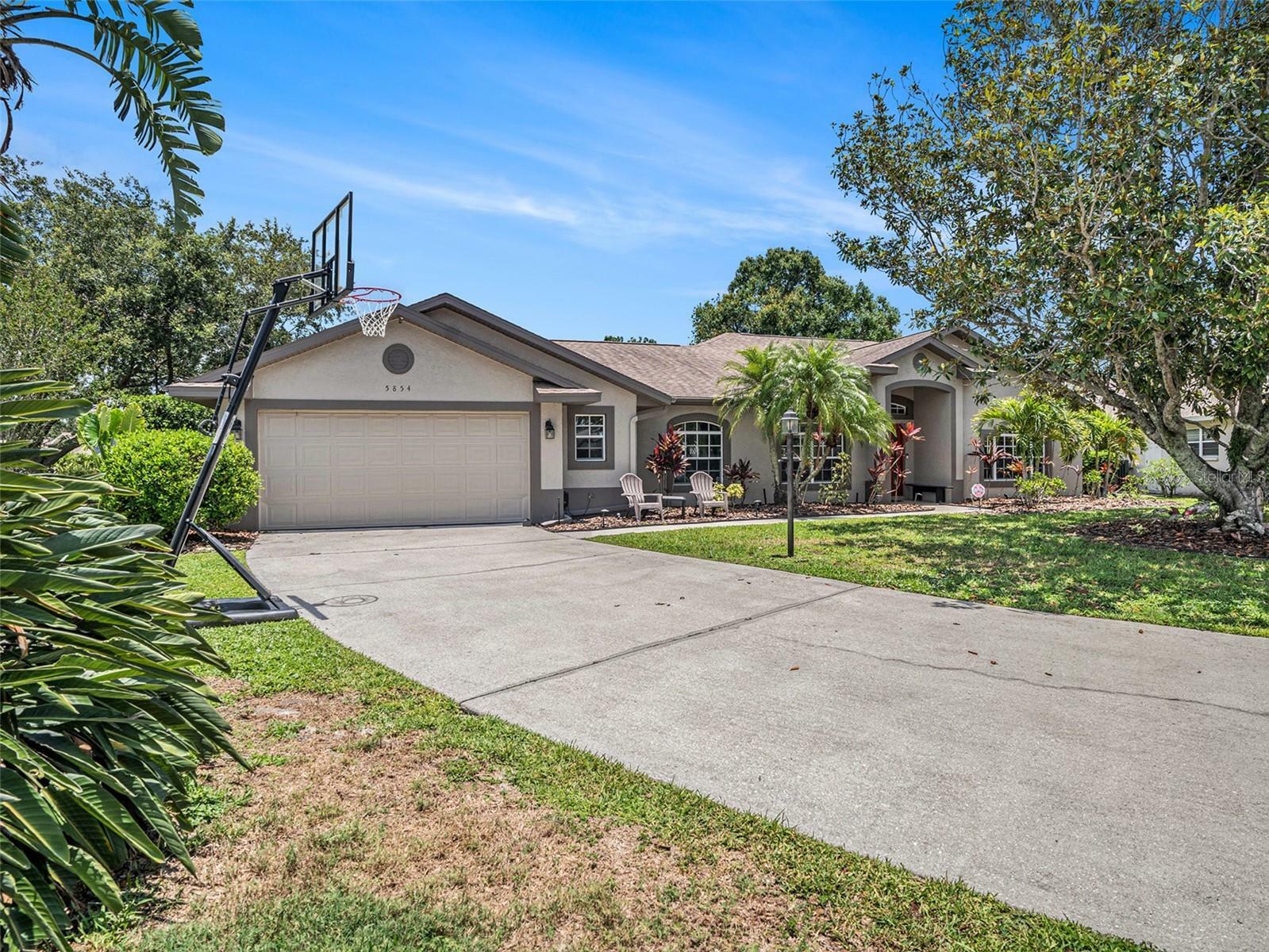 Property Photo: 5854 Saddle Court FL 34243