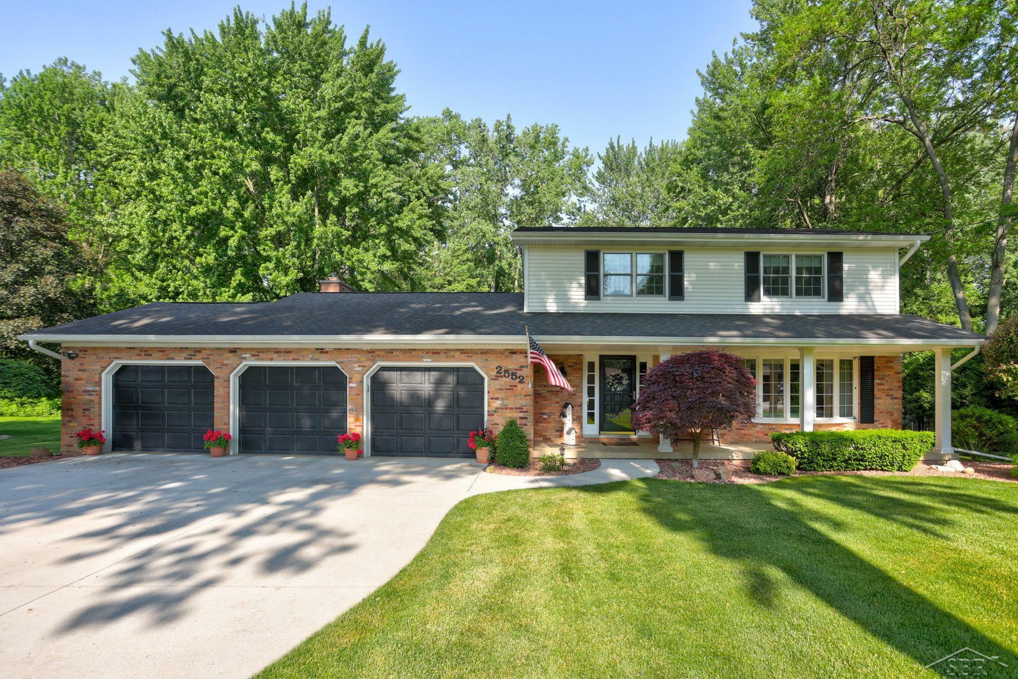 Property Photo:  2552 Sierra Drive  MI 48609 