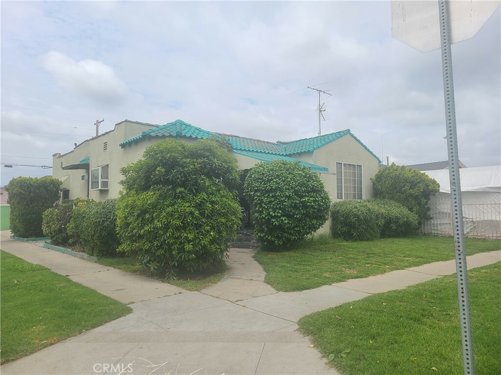Property Photo: 701 E 80th Street CA 90001