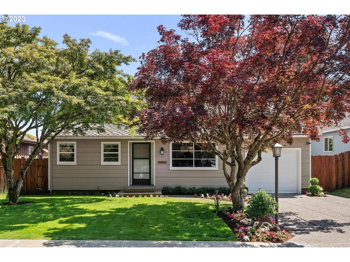 Property Photo:  8346 NE Beech St  OR 97220 