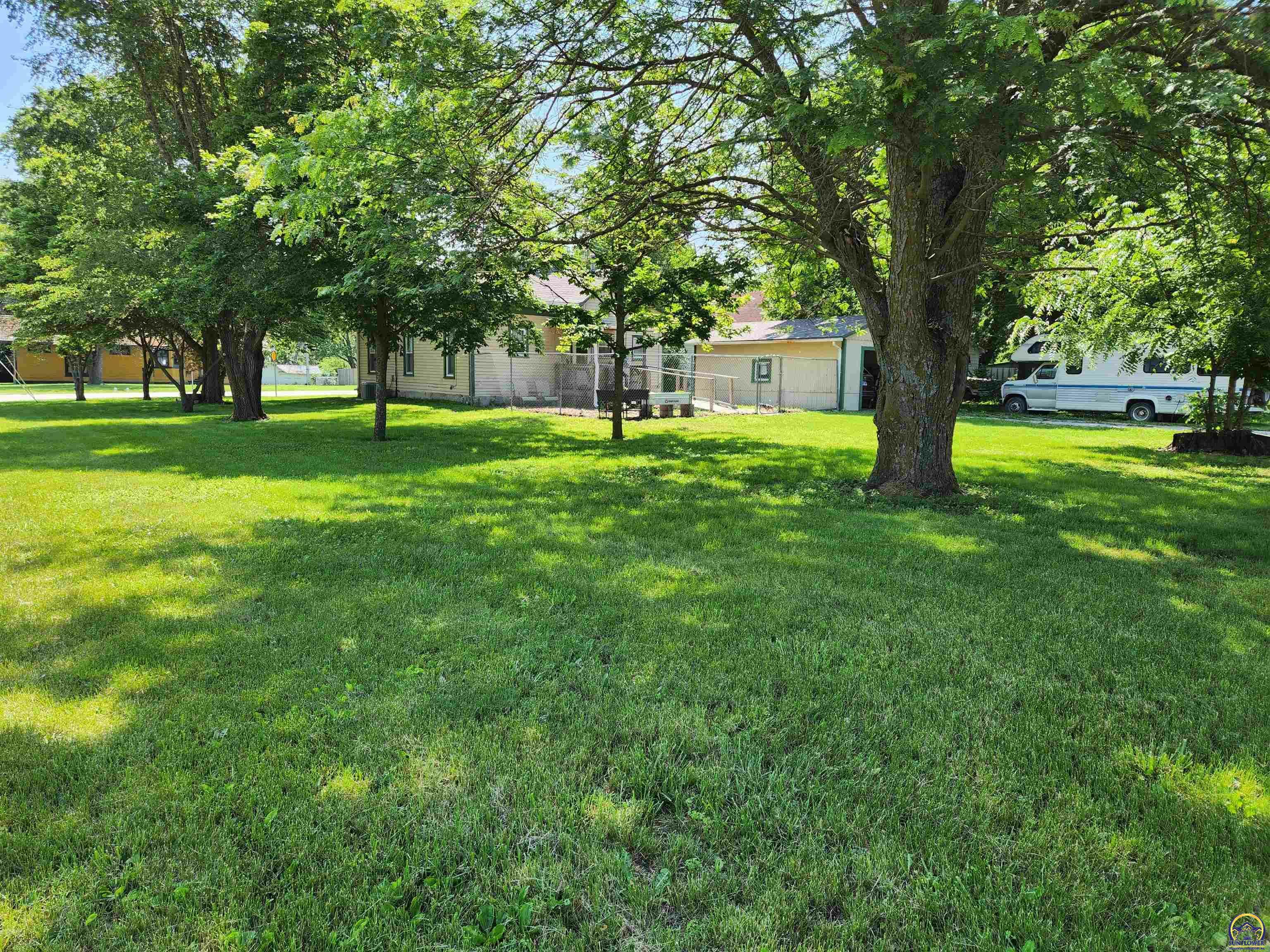 Property Photo:  437 Whiting St  KS 66552-9502 