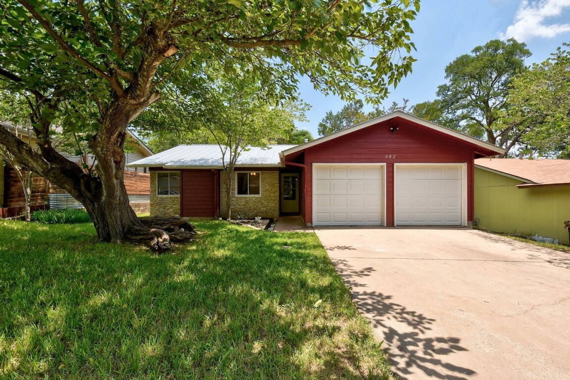 Property Photo:  902 Bodark Lane  TX 78745 