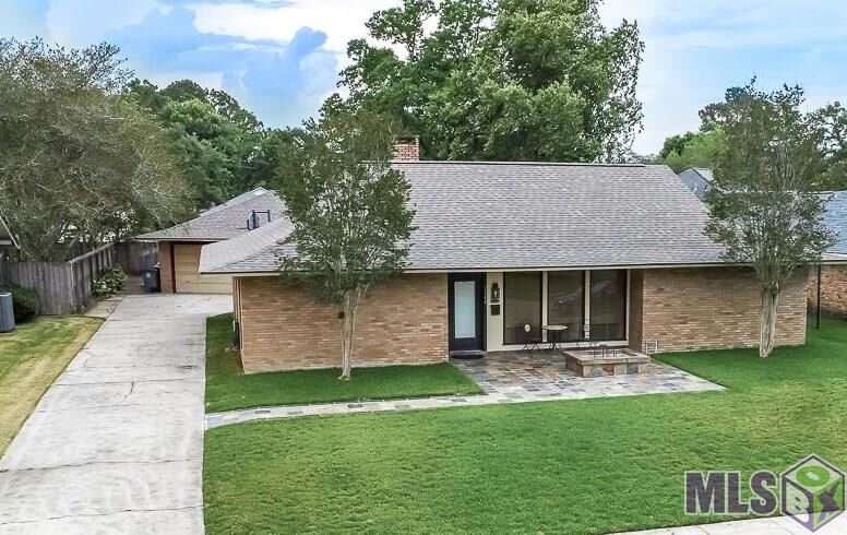 Property Photo:  1143 Oakley Dr  LA 70806 
