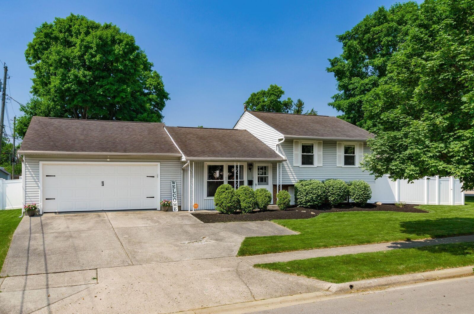 Property Photo:  5057 Drivemere Road  OH 43026 