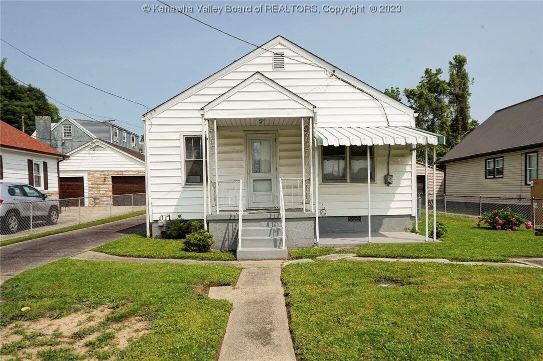 Property Photo:  221 N 2nd Street  WV 25177 