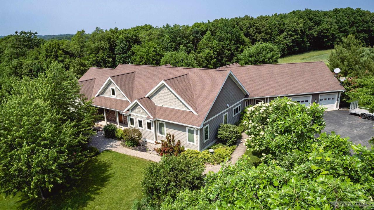 Property Photo:  2704 County Road I  WI 53506 