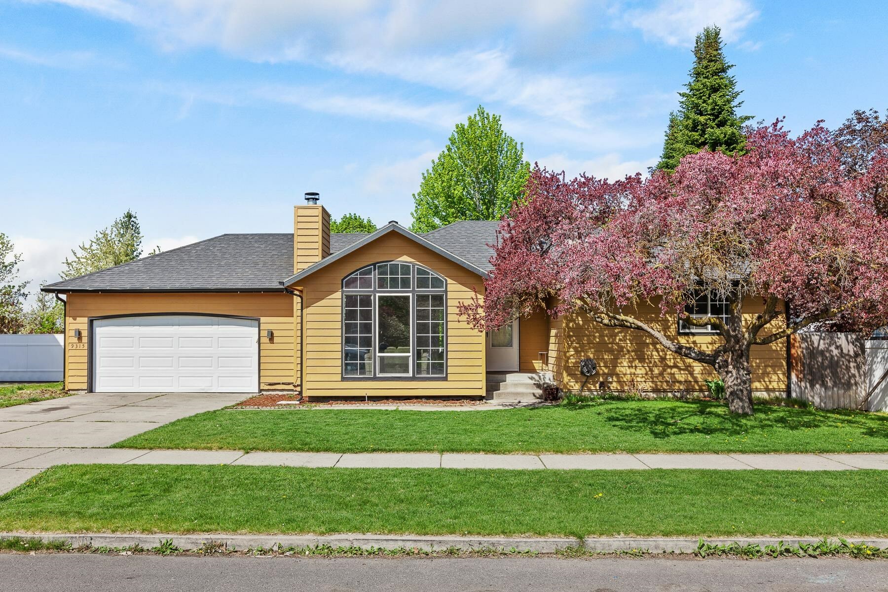 Property Photo:  9315 N Farmdale St  WA 99208 