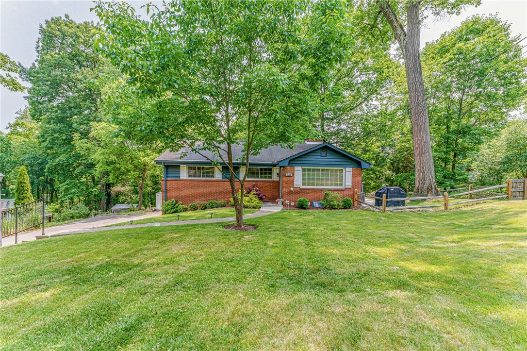 Property Photo: 316 Forestwood PA 15044