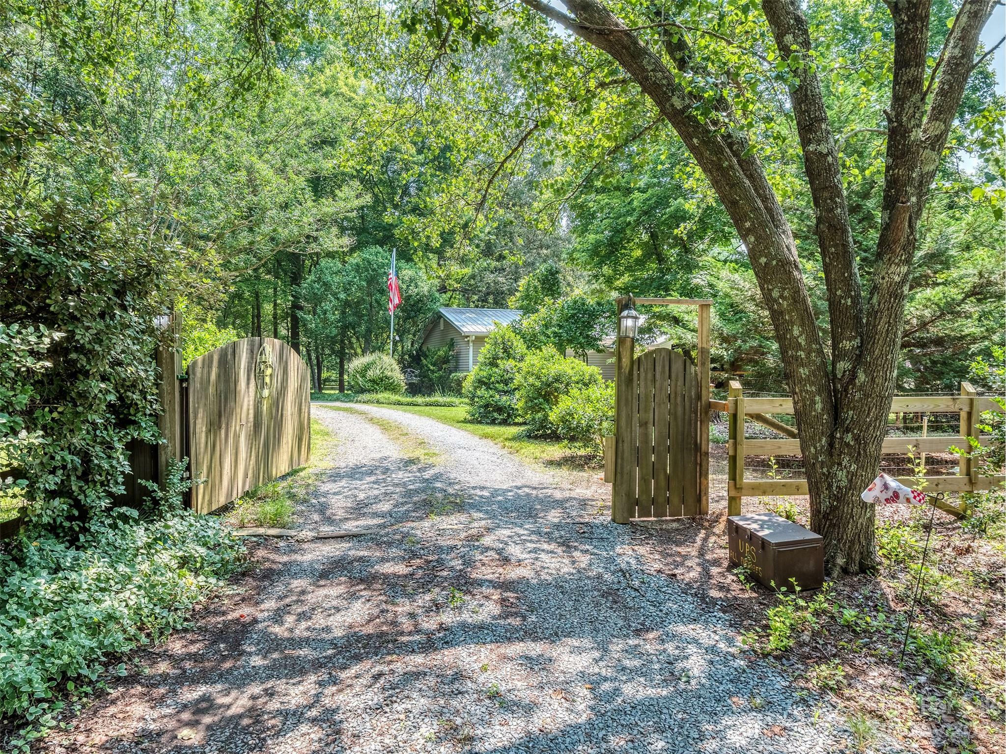 Property Photo: 6517 Shaw Avenue NC 28173