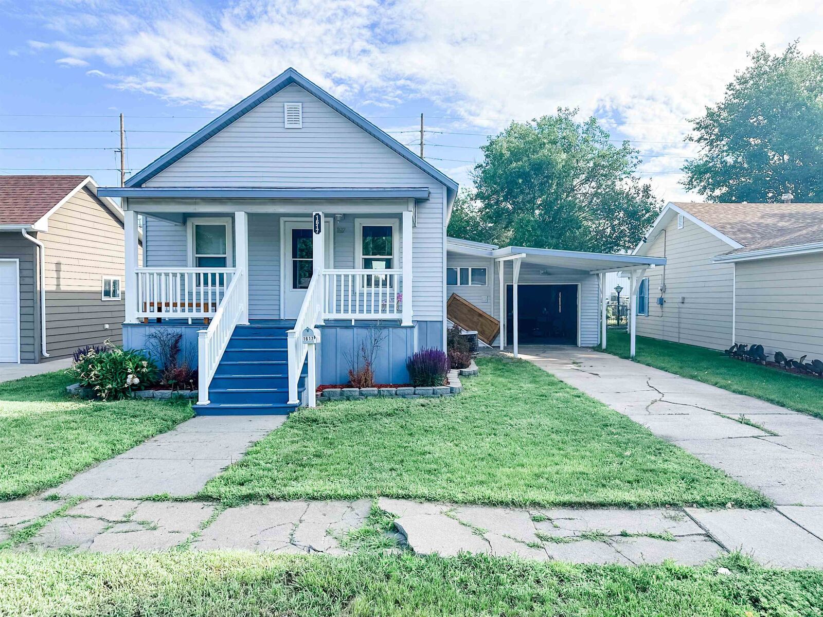 Property Photo:  1617 W 6th St.  NE 69101 