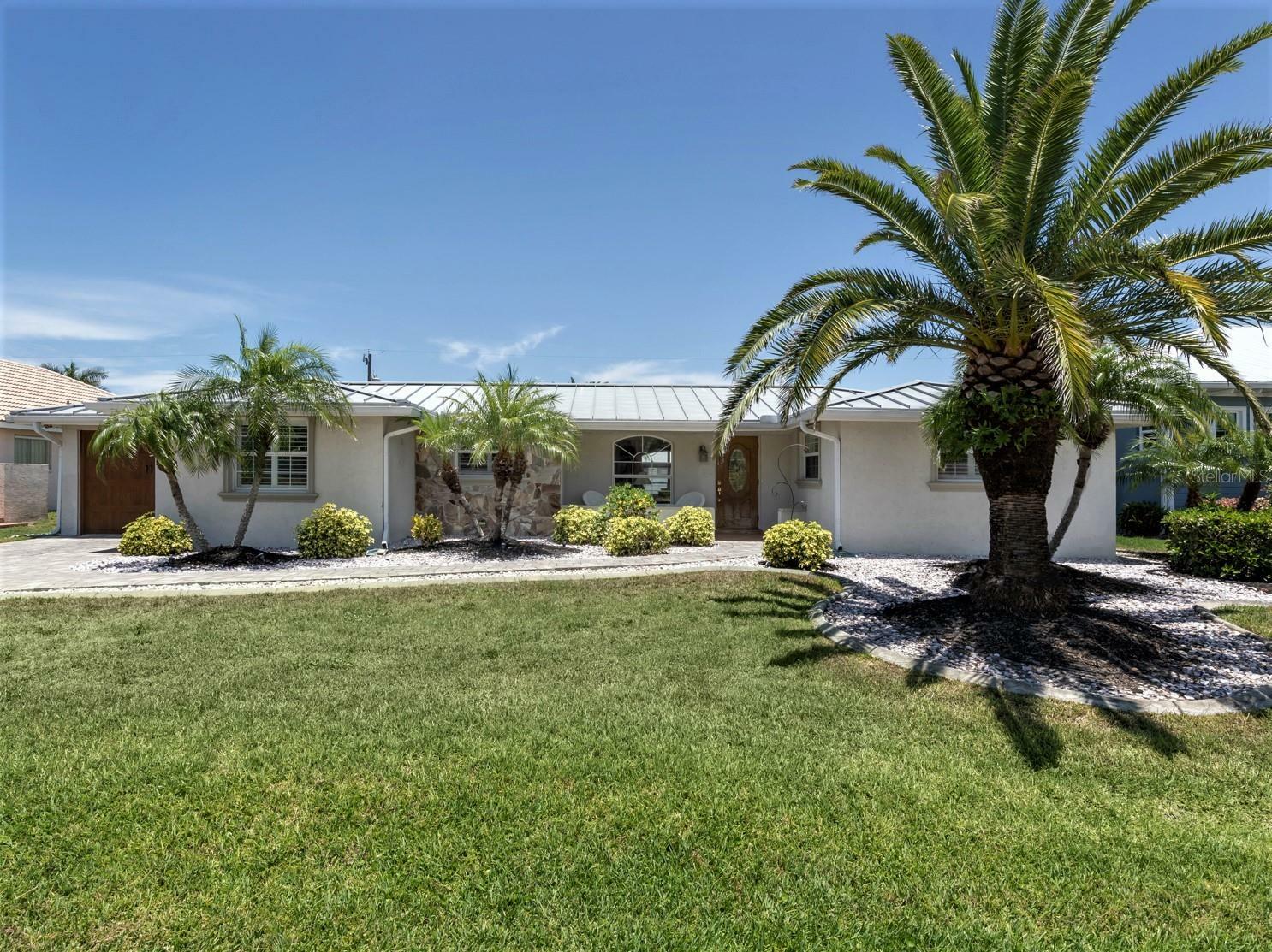 Property Photo:  440 Mahon Drive  FL 34285 