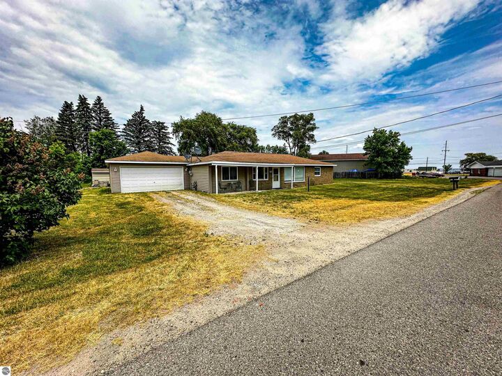 206 Ontario  Houghton Lake MI 48629 photo