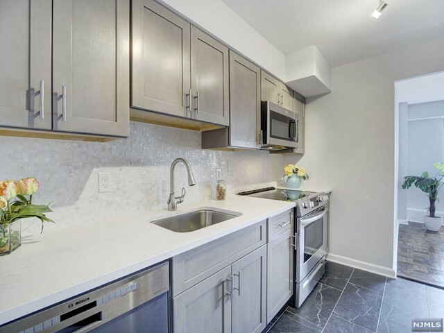 Property Photo:  377 South Harrison Street 13D  NJ 07018 