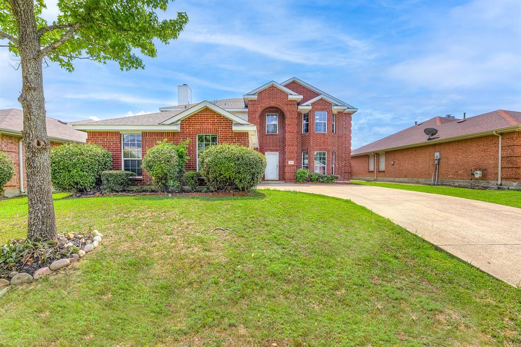 Property Photo: 2816 Goldfinch Drive TX 75181